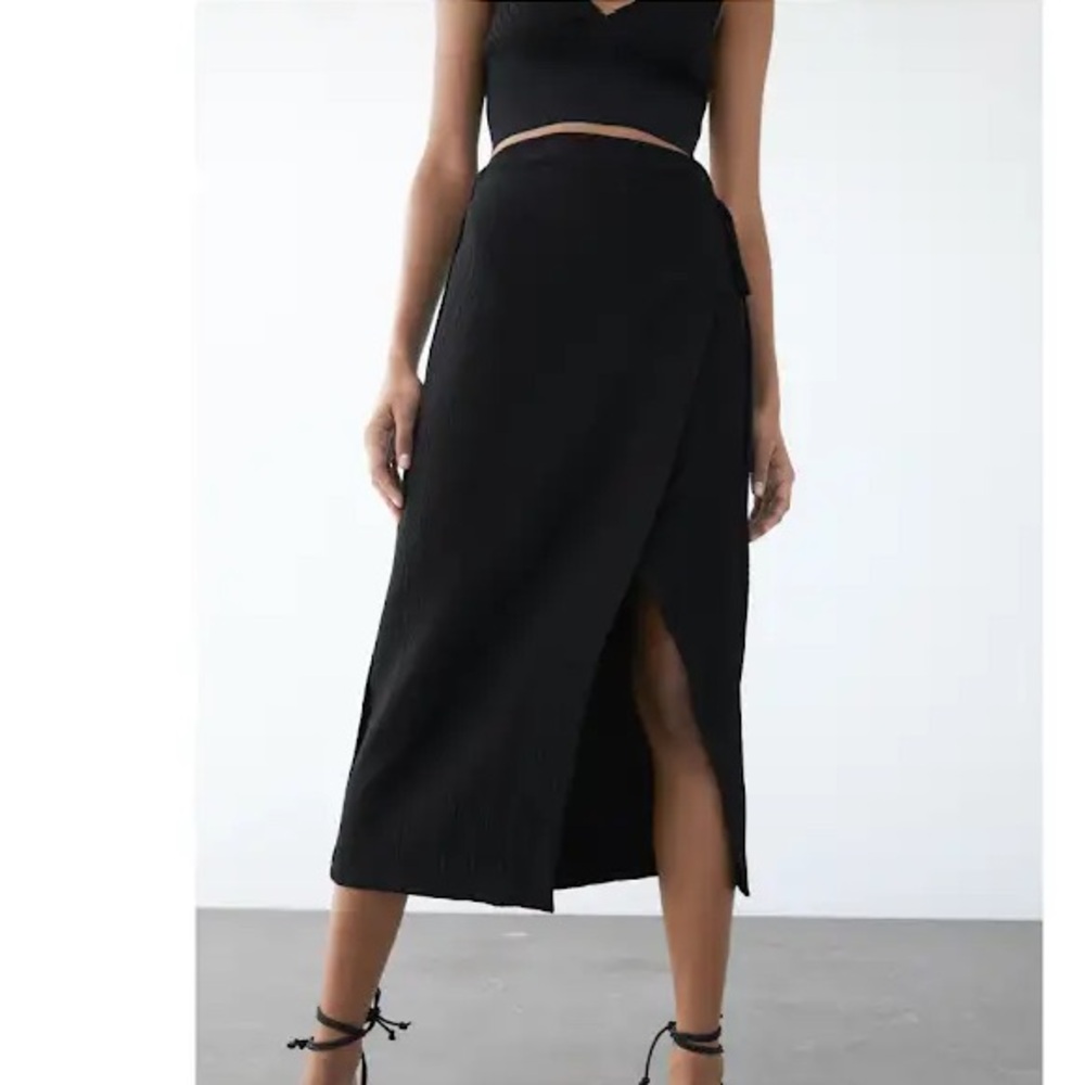 NWOT ZARA Textured wave wrap skirt - Picture 3 of 8